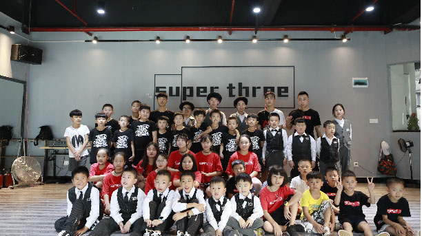 超級三街舞培訓教學環境