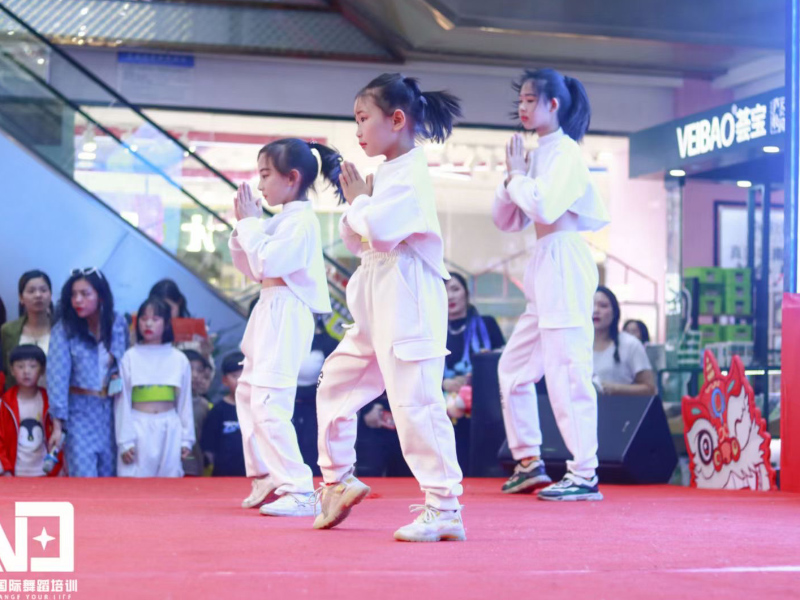 星濰度國際舞蹈師生風采