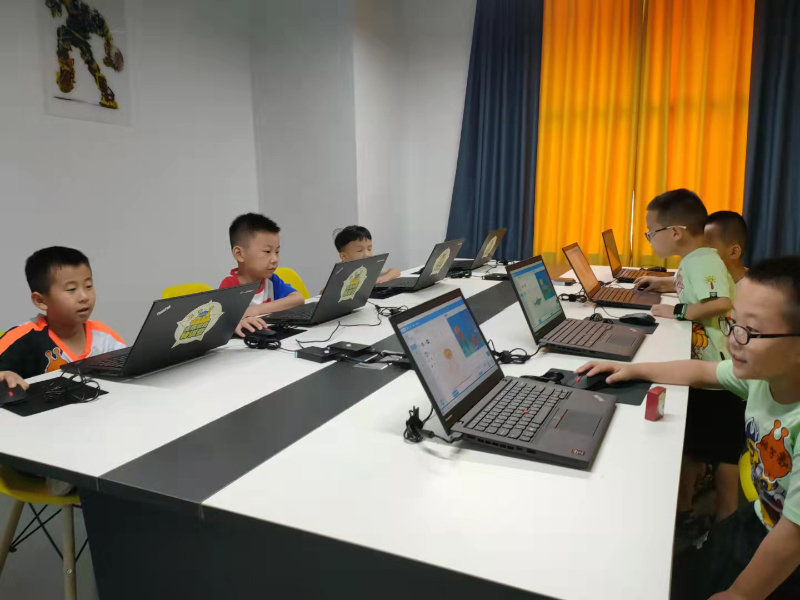 郴州麥咭編程特訓(xùn)營教室