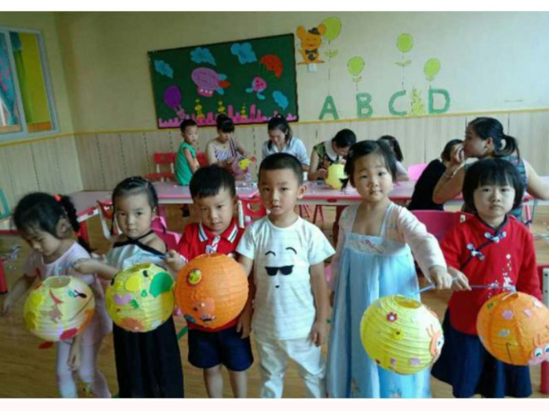 北湖區(qū)第四十一幼兒園中秋節(jié)親子活動(dòng)幼兒古裝照片